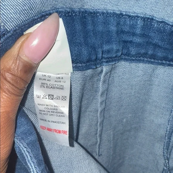 PrettyLittleThing Indigo Denim Jumpsuit - Picture 4 of 6